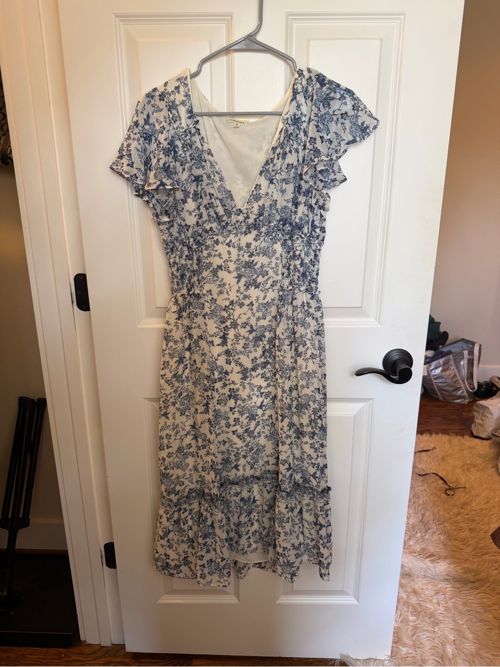 Max Studio Blue and Cream Floral V-Neck Midi Dress